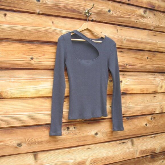 Monrow Cut Out Ribbed Top - Picture 3 of 8